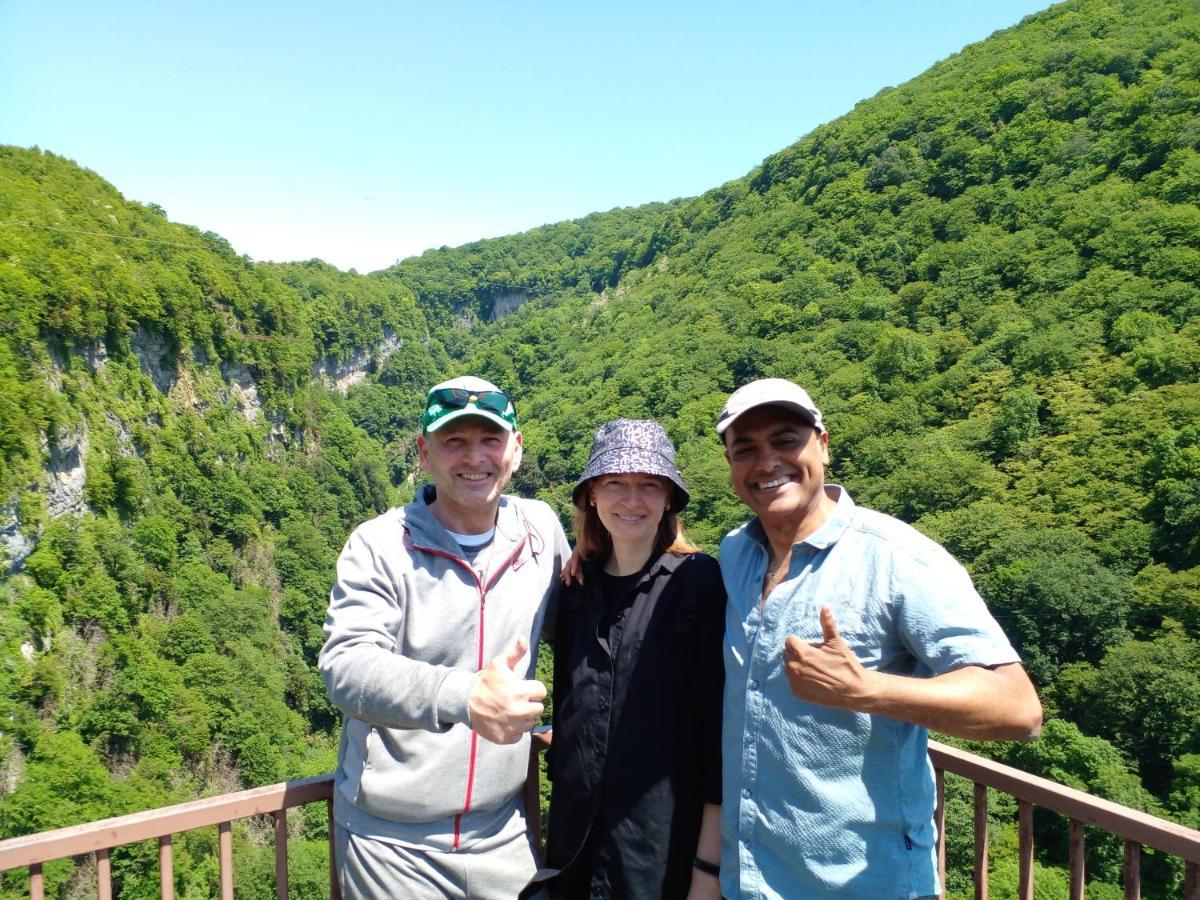 Giorgi'S Homestay 库塔伊西 外观 照片