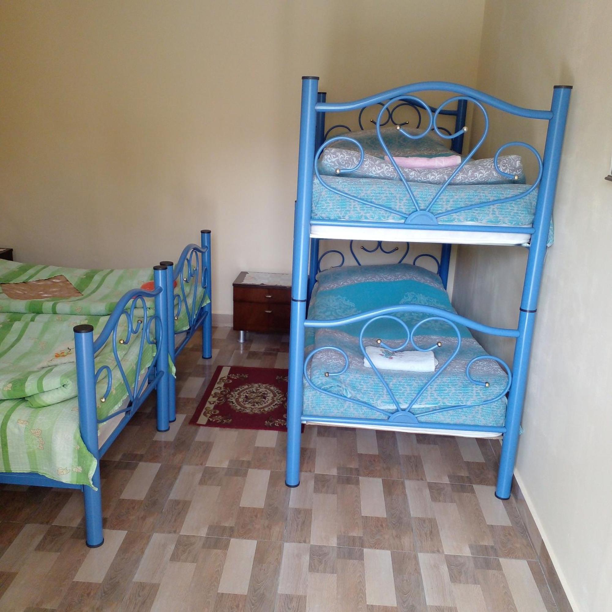 Giorgi'S Homestay 库塔伊西 外观 照片