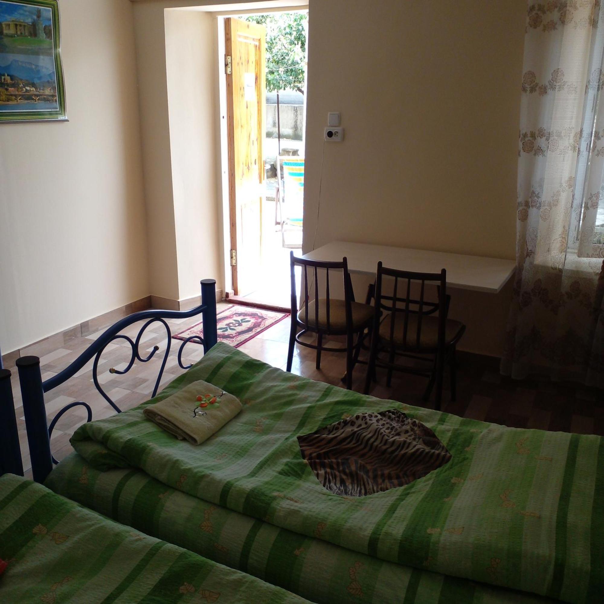 Giorgi'S Homestay 库塔伊西 外观 照片