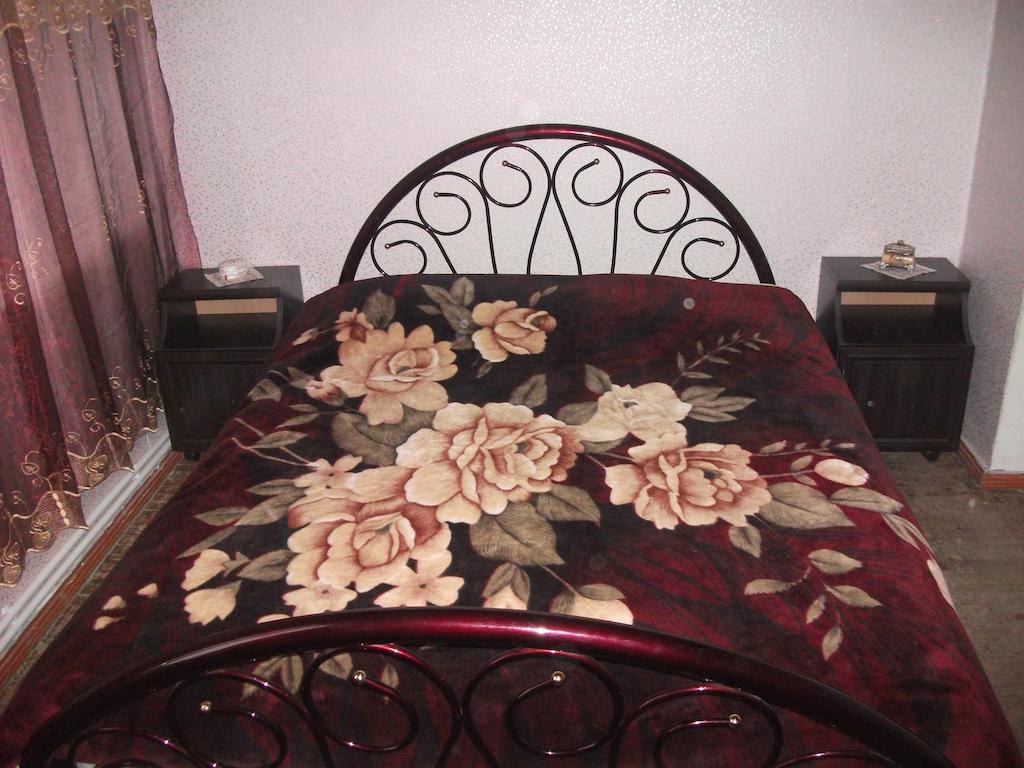 Giorgi'S Homestay 库塔伊西 外观 照片