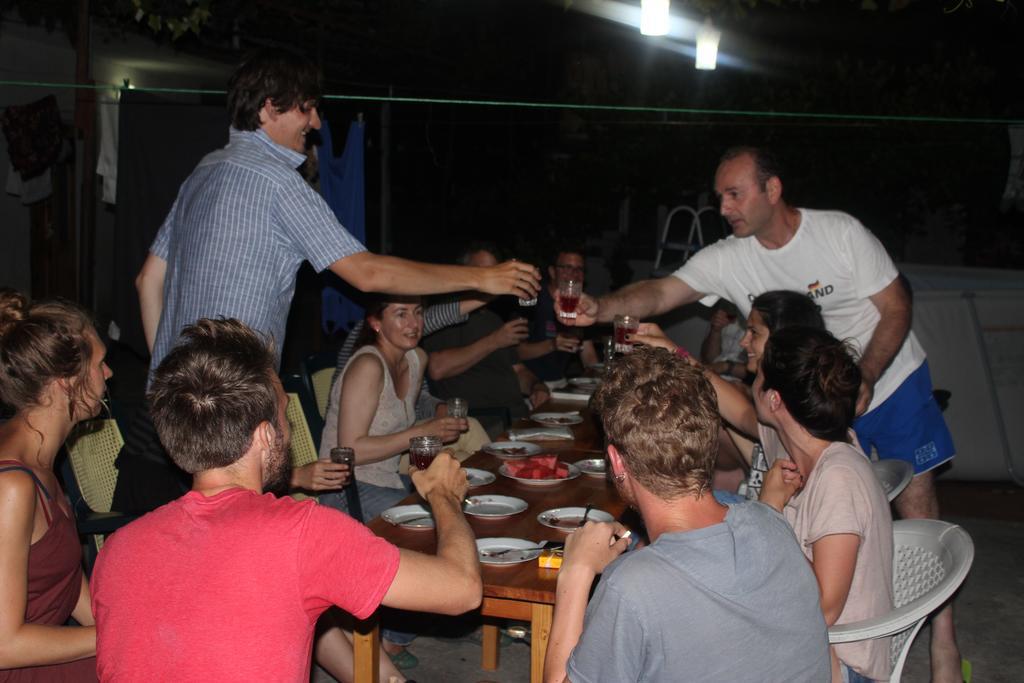 Giorgi'S Homestay 库塔伊西 外观 照片