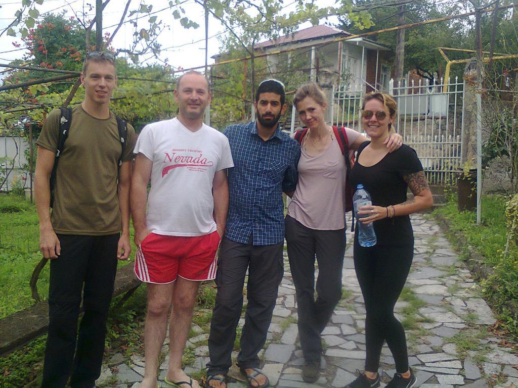 Giorgi'S Homestay 库塔伊西 外观 照片