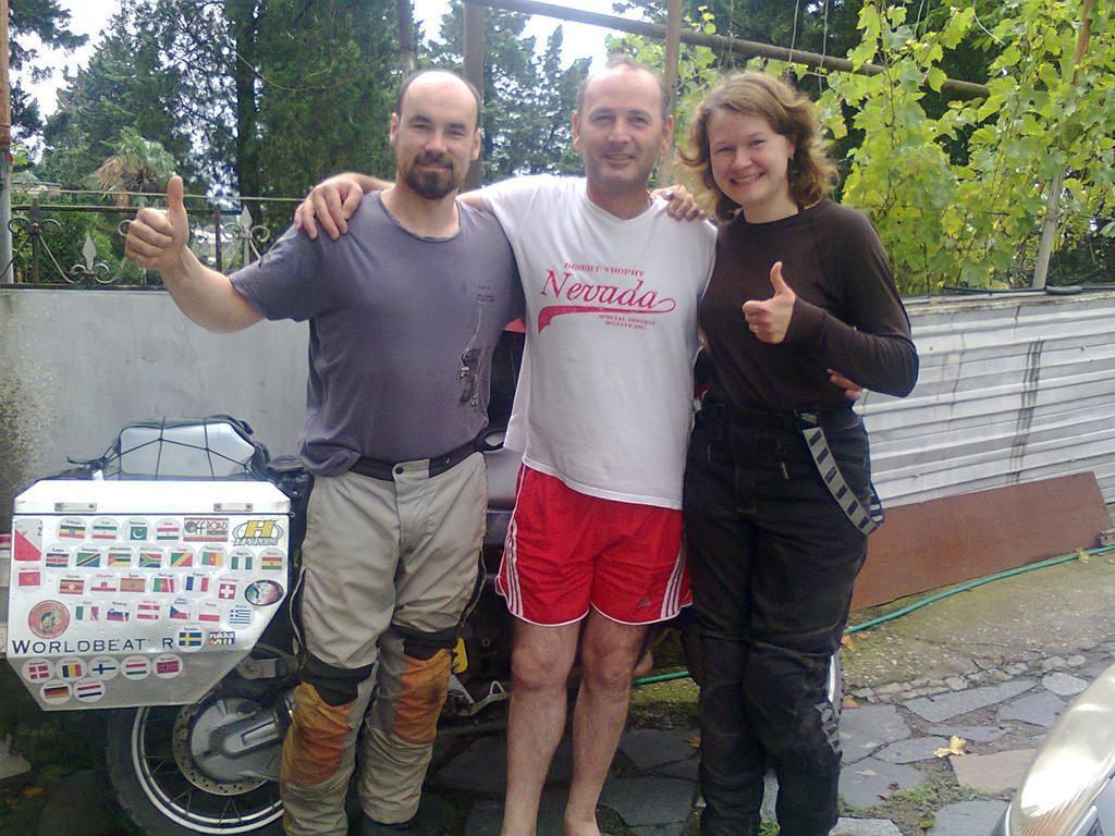 Giorgi'S Homestay 库塔伊西 外观 照片