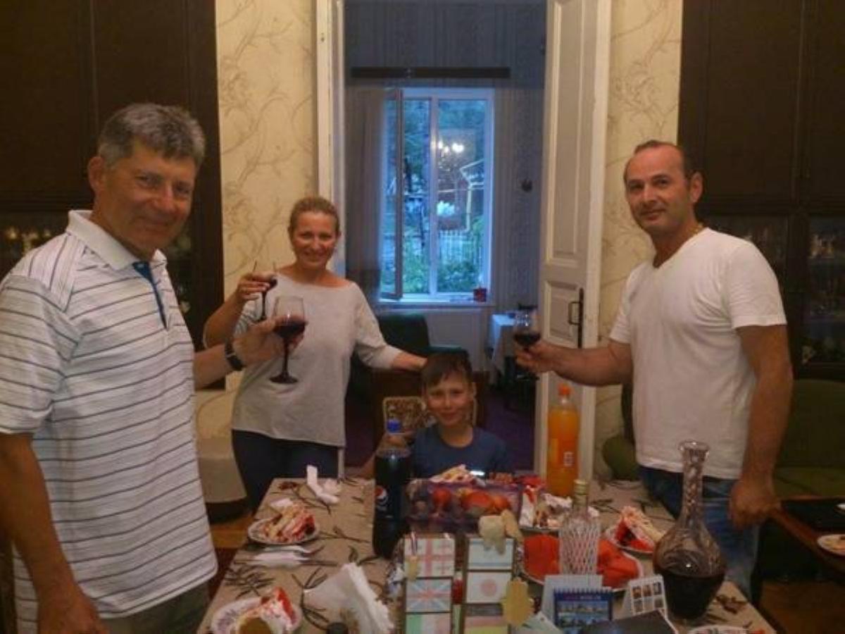 Giorgi'S Homestay 库塔伊西 外观 照片