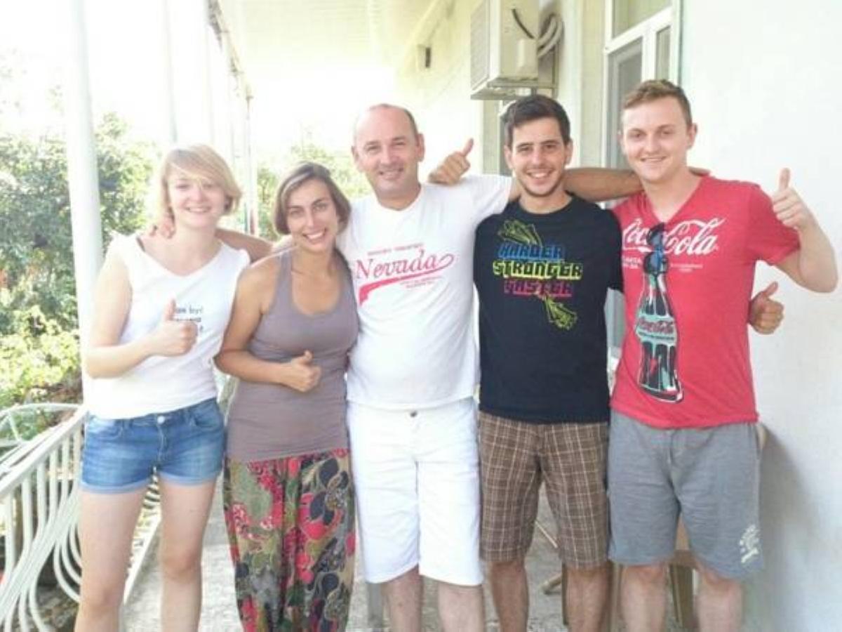 Giorgi'S Homestay 库塔伊西 外观 照片