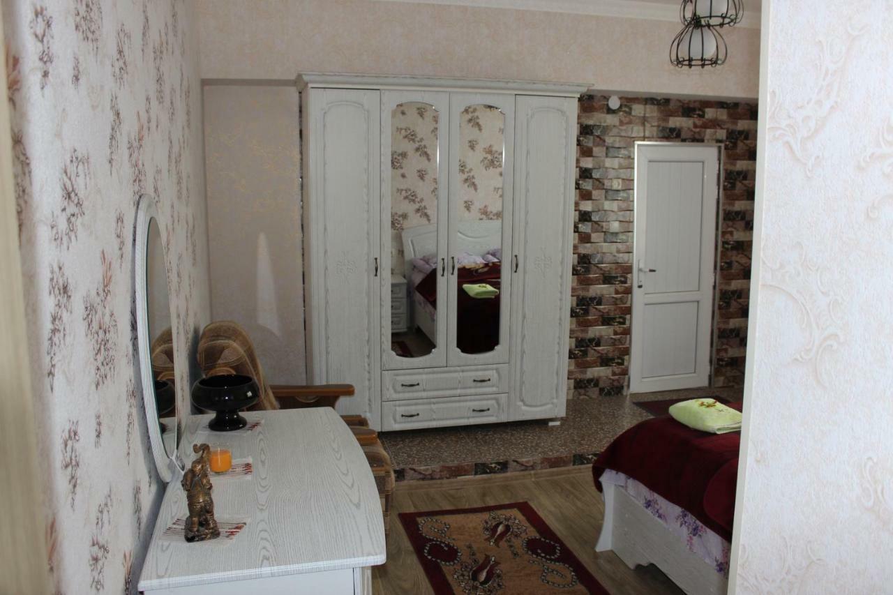 Giorgi'S Homestay 库塔伊西 外观 照片