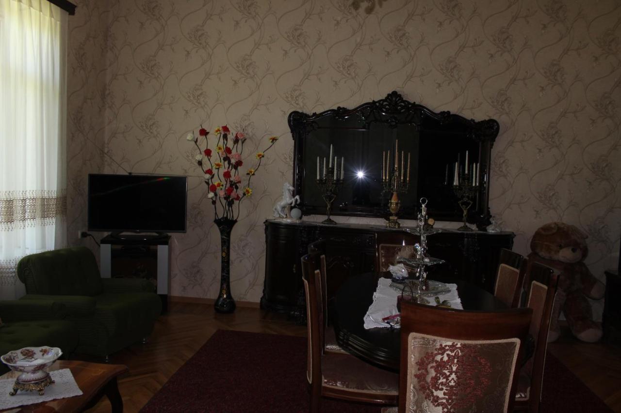 Giorgi'S Homestay 库塔伊西 外观 照片